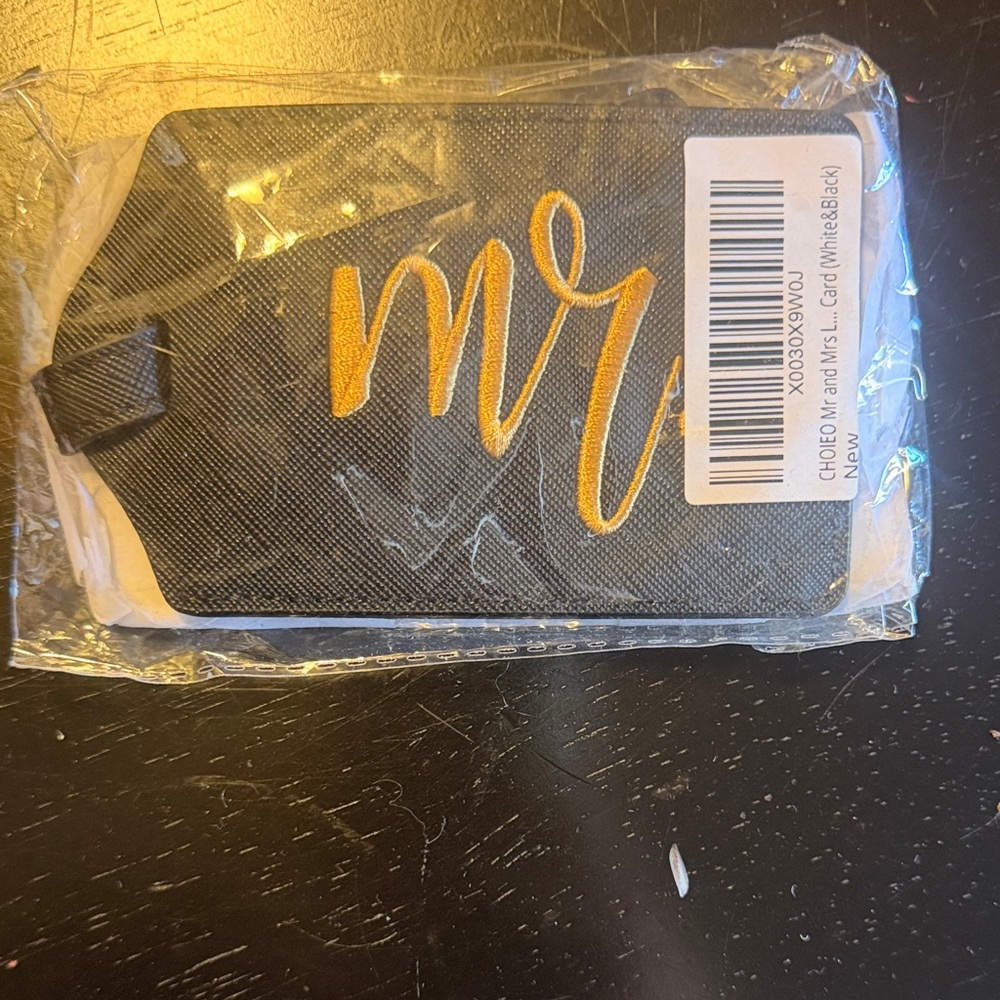 Black and Gold Luggage Tag Holder